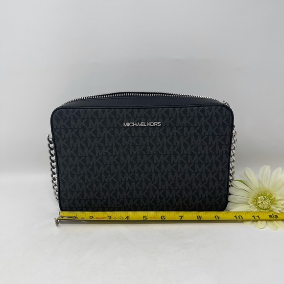 Michael Kors Jet Set Item Large EW Crossbody Set - Picture 2 of 16